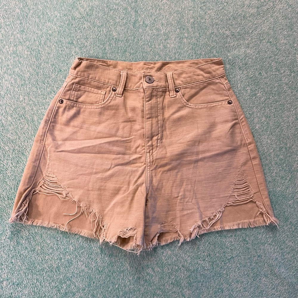 American Eagle Outfitters beige shorts